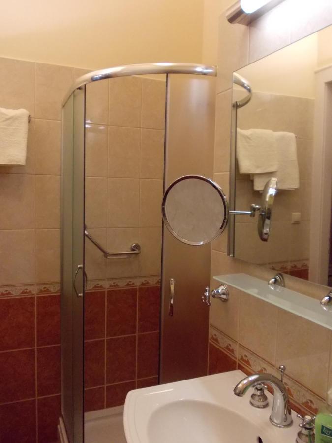 Flatneartocastlehill Apartment บูดาเปสต์ ภายนอก รูปภาพ